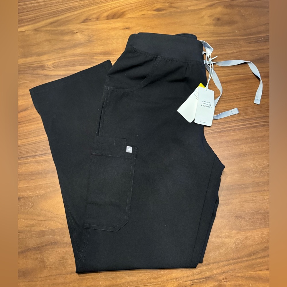 Figs Kade Cargo Scrub Pants-M, NWT